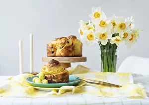 Traditional Easter Desserts Drucke: An Easter table displays a sweet bread