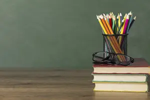 Bright Colorful Pencils Drucke: Educational objects arrangement with copy space