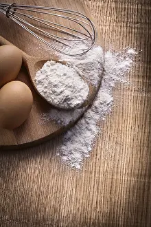 Aerial View Drucke: Eggs Flour in spoon crown