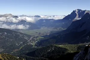 Zugspitze Mountain Drucke: Ehrwalder Talkessel (Ehrwald Basin) and Mt