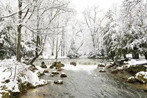 Southern Germany Winter Scene Drucke: Eisbach with snow-covered trees