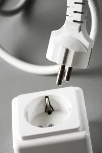 Power Supply Line Drucke: Electrical plug and outlet (socket)