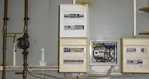 Energy Infrastructure Drucke: Electrical system, fuse box
