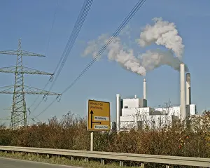European Energy Production Drucke: Electrical tower with generating plant