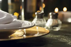 Elegant Dinner Setting Drucke: Elegant dinner setting abstract macro background