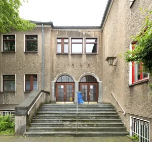 German Historic Buildings Drucke: Former elementary school from 1887 with extensions from 1949