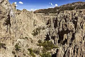 Bolivia Landscape Drucke: Elevations and valleys in a rocky