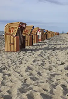 Empty Beach Chairs Drucke: Empty, locked beach chairs on the beach