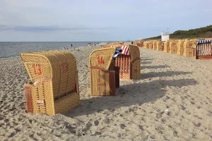 Deserted Baltic Sea Beach Drucke: Empty, locked beach chairs on the beach