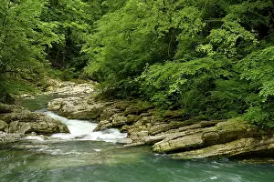 Outdoor Travel Photography Drucke: Eroded bands of limestone, rocks