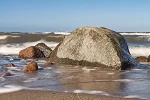 Motion Blur Baltic Sea Drucke: Erratic blocks on the Baltic coast