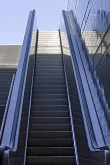 Empty Stairway Drucke: Escalator