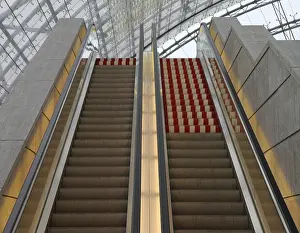 Airport Building Architecture Drucke: Escalator