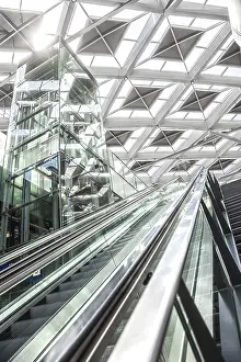 The Hague Train Station Drucke: Escalators to the White Station