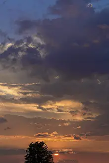 Central European Atmosphere Drucke: Evening clouds with setting sun