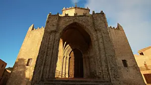 Drucke von Abendlicht, Norman-Kathedrale, Chiesa Madre di Santa Maria Assunta, super breitwinkliges Objektiv, Portal, Erice, Provinz Trapani, Bergland Sizilien Italien Erice Drucke: Abendlicht, Norman-Kathedrale.