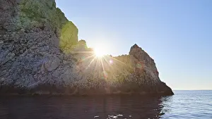 Deserted Island Scene Drucke: Evening light, sunset, sun as star