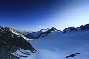 Atmospheric Light Photography Drucke: Evening mood at the Studergletscher