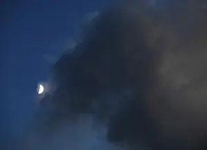 Azores Portugal Drucke: Evening sky with clouds and half moon