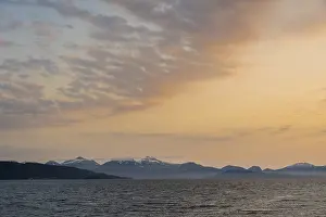 Cloudy Mountain Range Drucke: Evening sky with clouds at the sea