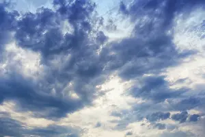 Cloudy Atmosphere Drucke: Evening sky with clouds before the storm