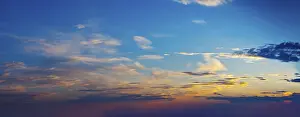 Red Sunset Sky Drucke: Evening sky with dramatic clouds