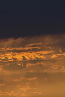 Deserted Evening Atmosphere Drucke: Evening sky with reddish coloured clouds