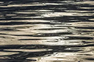 Evening Sky Reflection Drucke: Evening sky and sun reflected on the surface of the sea