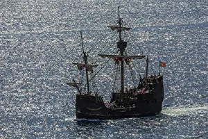 Madeira Tourism Drucke: Excursion boat on the sea, backlight