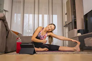 Meditation For Relaxation Drucke: Exercising at home with in an online class
