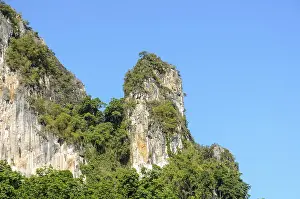 High Altitude Photography Drucke: Exotic high cliffs of limestone mountain
