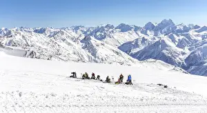 Hiking In Europe Drucke: Expedition high up in the mountains