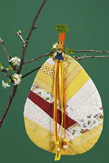 Christian Easter Tradition Drucke: Fabric Easter Egg, Cherry Branch, Easter Motif
