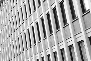 Deserted Building Facade Drucke: Facade