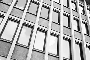 Deserted Building Facade Drucke: Facade
