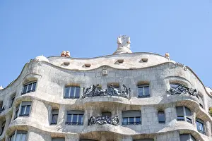 Drucke von Fassade der Casa Mila, La Pedrera, Passeig de Gracia, Barcelona, Katalonien, Spanien Modernisme Architektur Drucke: Fassade der Casa Mila, La Pedrera