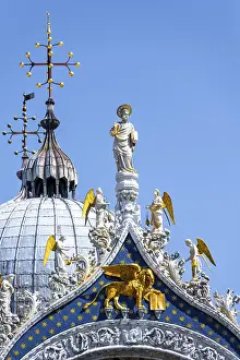 Italian Landmark Photography Drucke: Facade and dome of the Basilica of St