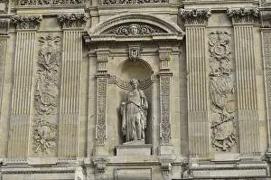 Paris France Architecture Drucke: Detail of the facade of the Musee du Louvre