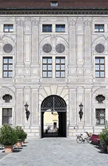German Tourist Attraction Drucke: Facade and Tor tor in the Kaiserhof