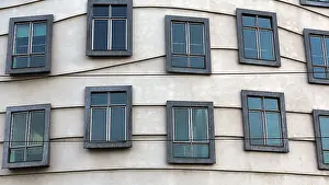 Czech Republic Landmark Drucke: Facade with windows, Dancing House