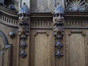 Europe Exterior Views Drucke: Faces, artistic carving on a facade