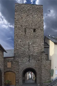 Historic German Town Center Drucke: The Faller Gate, medieval town fortification
