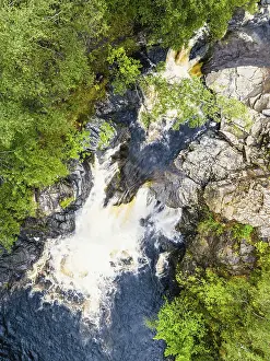 British Countryside Drone Photo Drucke: Top Down over Falls of Falloch from a drone