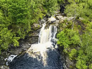 Aerial Landscape Photography UK Drucke: Falls of Falloch from a drone, Waterfall on River Falloch