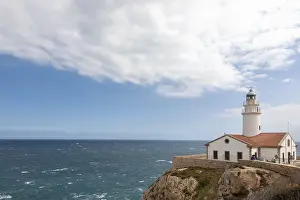 Mediterranean Sea Cliffs Drucke: Far de Capdepera lighthouse, cliffs