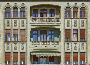 Southeast Europe Photography Drucke: Fasade of an Old Building in Timisoara