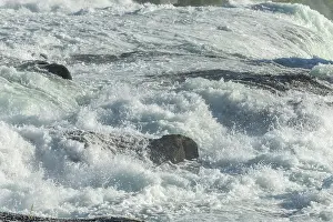 Natural Landmarks In Europe Drucke: Fast currents in Rhine Falls in spring