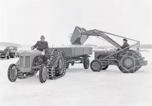 European Agricultural Machinery Drucke: Ferguson tractor in the 1950s