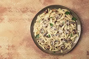 Edible Mushroom Recipes Drucke: Fettuccine with champignons, basil
