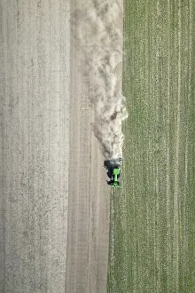Agricultural Work Drucke: Field work, tractor, ploughing